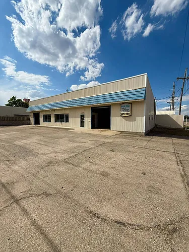 305 W 5th St Photo 1