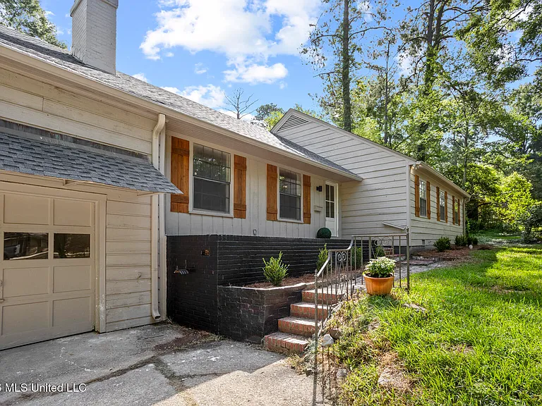 1112 Meadowbrook Rd — Photo 34
