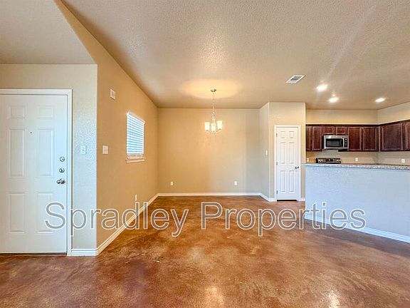 3rd image of 929 Laila Ln