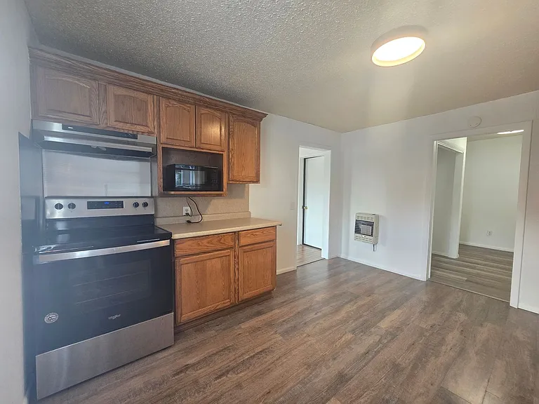 920 W Farrall St — Photo 3
