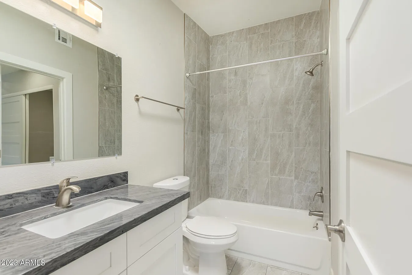6631 East Earll Drive - 1003 — Photo 3