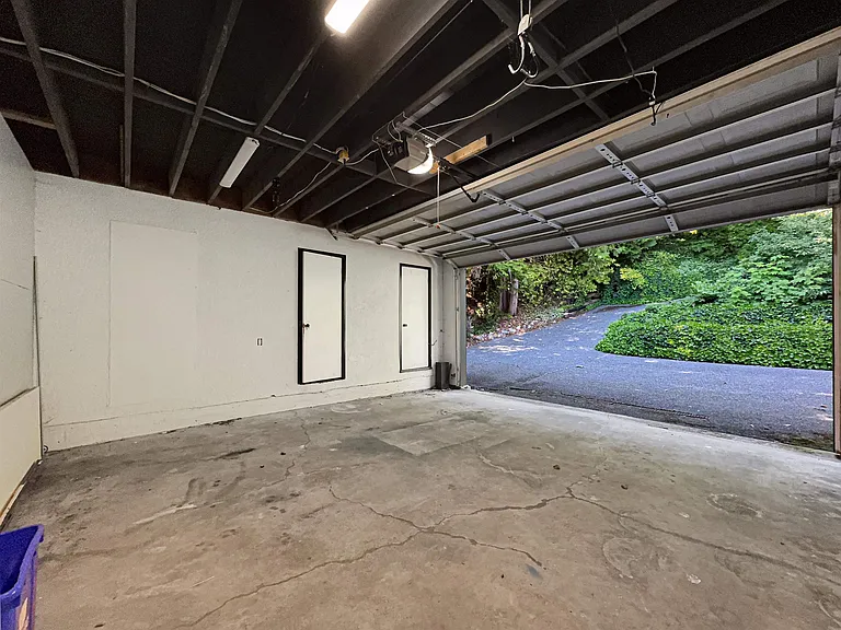 1040 Crestline Rd — Photo 17