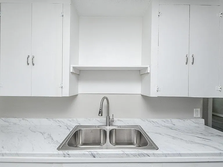 6024 Collingsworth St #2 — Photo 8