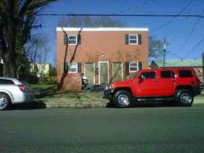 1st image of 2908 E Clay St