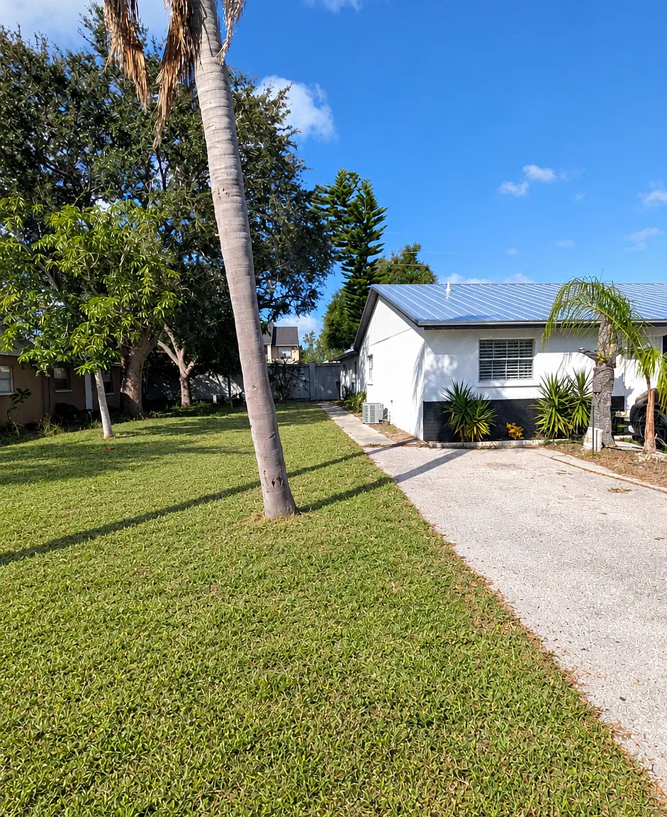3 bed, 1100 sqft, $2,075 — Photo 1