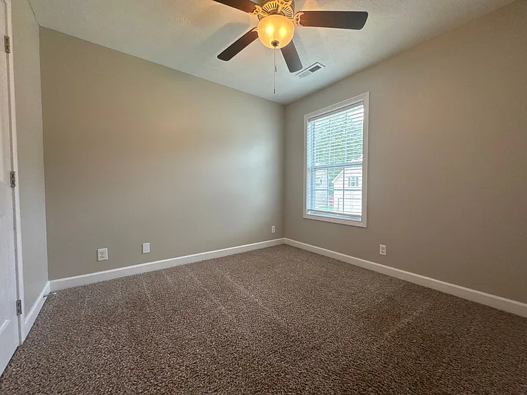 612 Fox Path Ln — Photo 13
