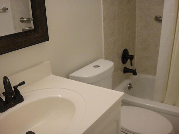 4th image of 341 Camden Dr #O