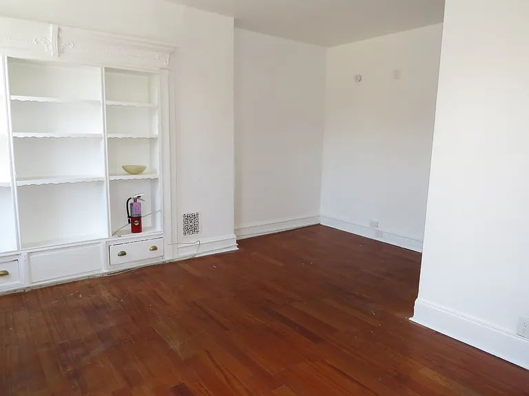 356 E Walnut Ln #2 — Photo 5
