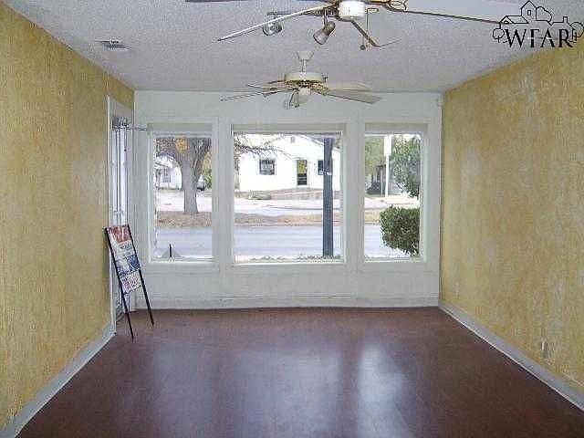 2nd image of 1907 Kemp Blvd