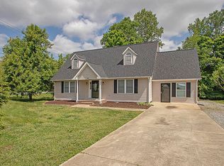 100 Mallard Creek Dr, Graham, NC 27253