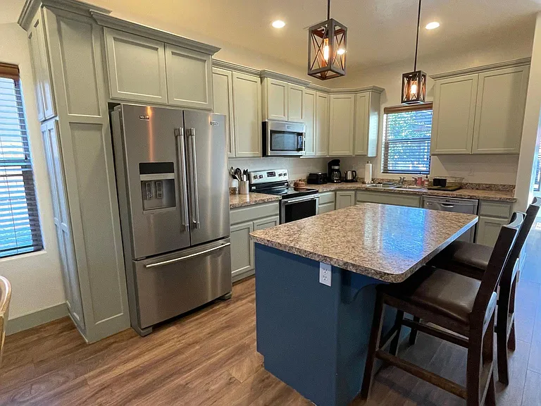1110 E Bonita St — Photo 3