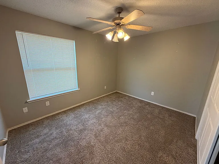 516 N Dover Ave — Photo 11