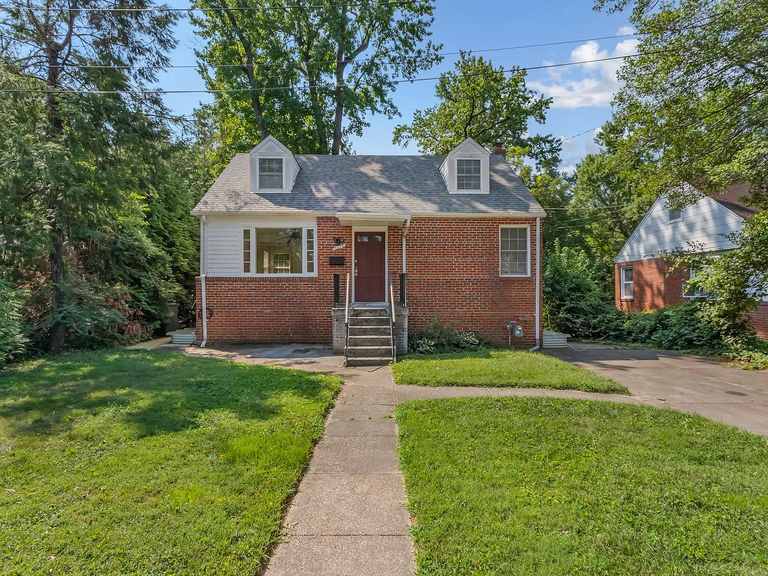 5 bed, $3,300 — Photo 2