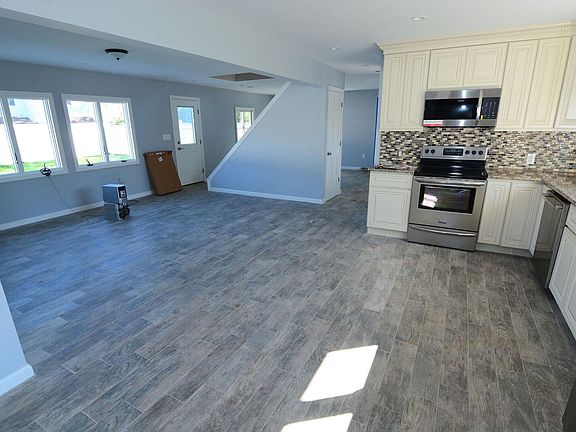 3rd image of 35 Magpie Ln