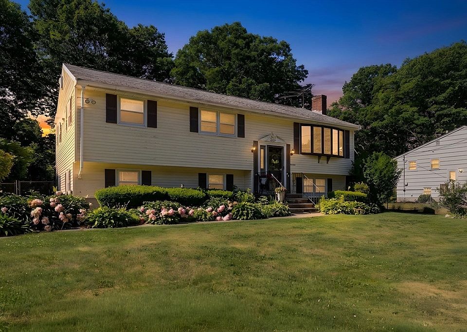 1st image of 14 Highfield Dr