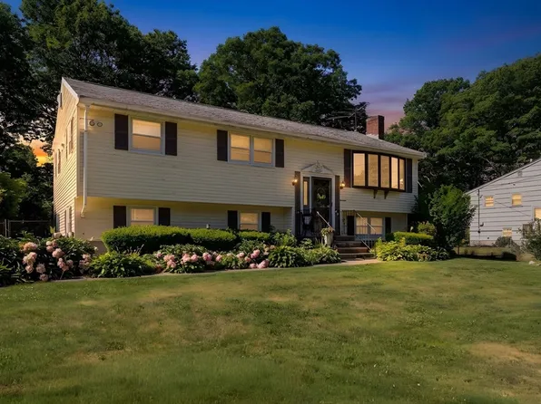 14 Highfield Dr, Brockton, MA 02301
