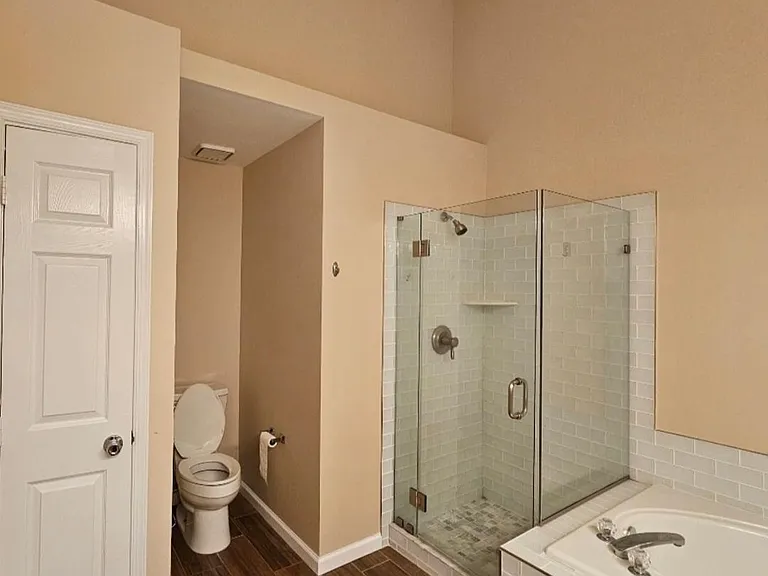 21219 Millwood Sq — Photo 8