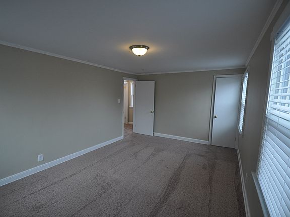4th image of 9524 S Trumbull Ave
