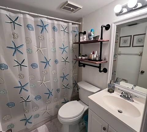 5th image of 240 Hammock Shore Dr APT 208