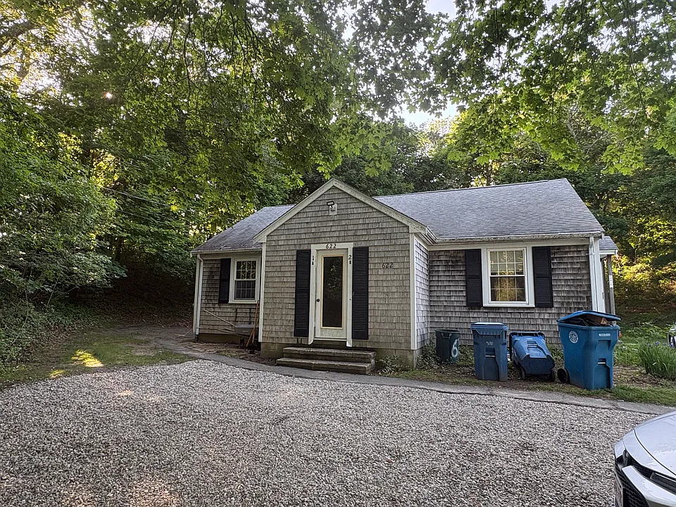 622 Sandwich Rd #A