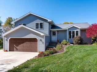 4285 Rutland Dunn Town Line Rd, Oregon, WI 53575