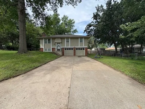 404 SW Keystone Ct, Blue Springs, MO 64014