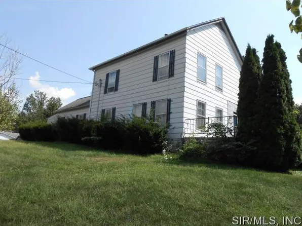 437 N Center St, Carlinville, IL 62626