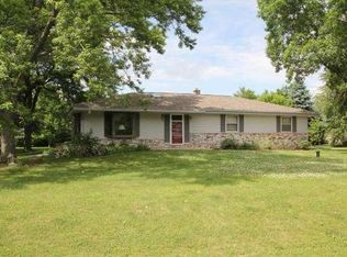 36736 Meadow Dr, Summit, WI 53066