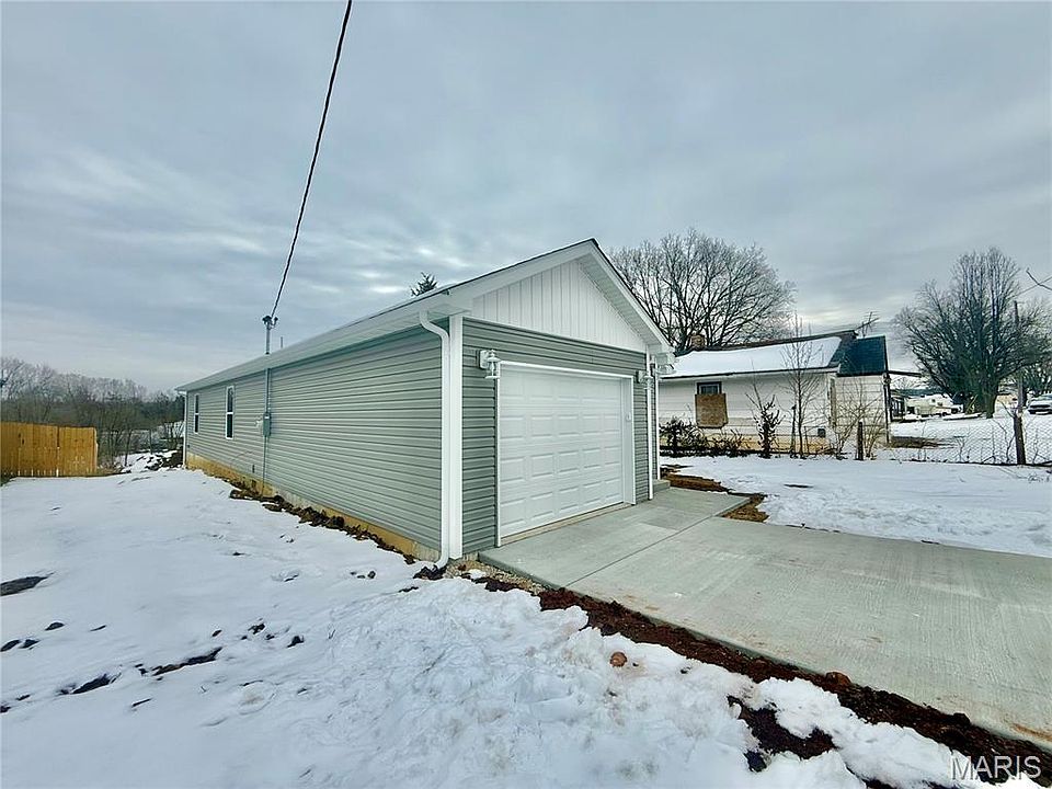 2nd image of 707 8th St