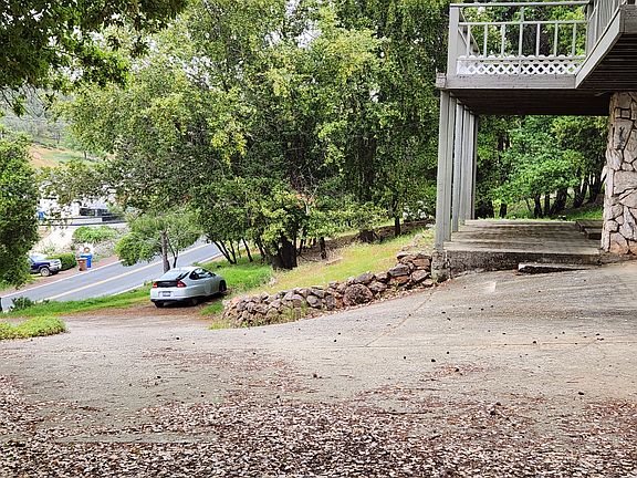 looking down driveway towards Point Lakeview Rd