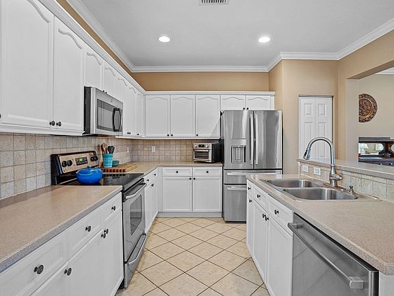 3rd image of 3708 Biltmore Ave