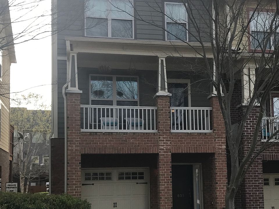 1st image of 835 Charles Bank Ave SE