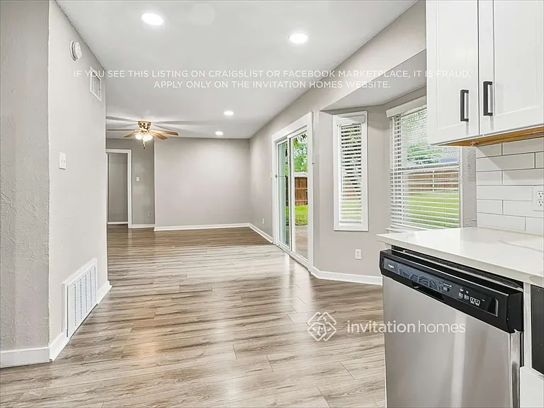 212 W 5th St — Photo 9