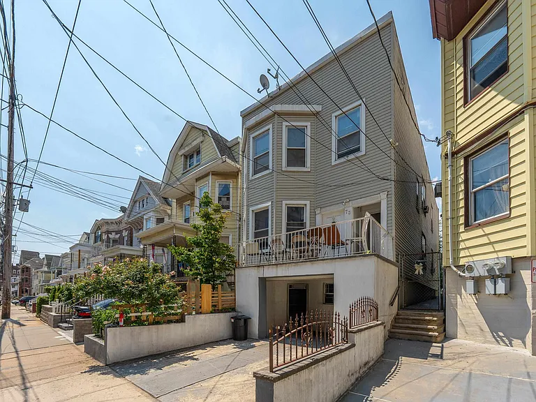 73 Van Reypen St #2 — Photo 26