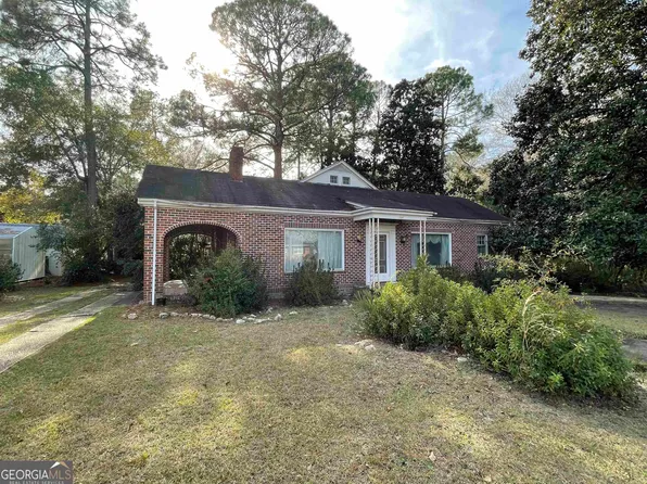 131 Huckabee St, Mc Rae, GA 31055