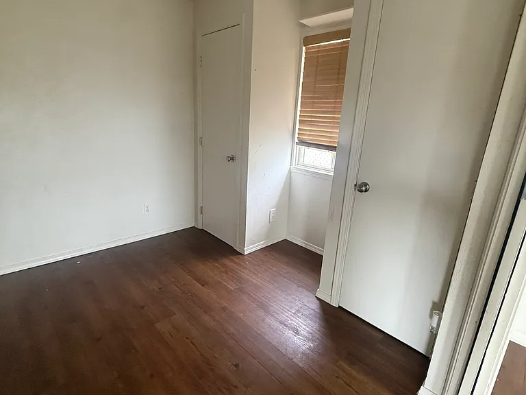 1075 Pacific Ave — Photo 5