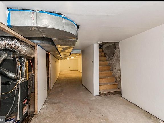 5th image of 1015 W Susquehanna Ave