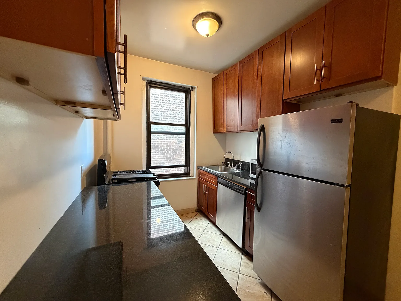 30 Dongan Place — Photo 3