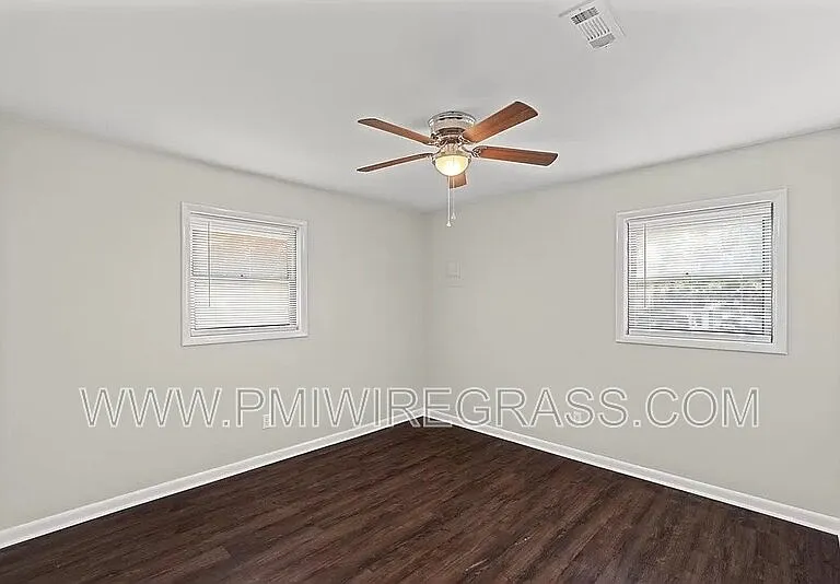 119 Sharon Ct — Photo 12