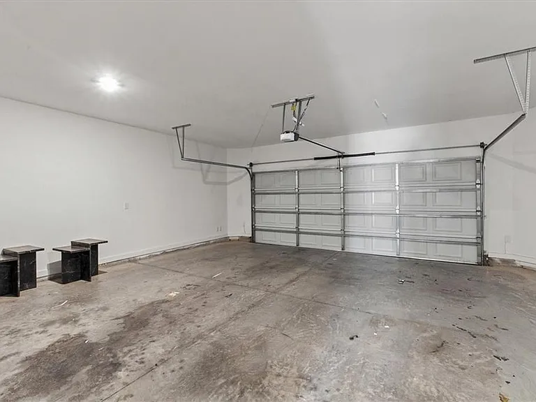 1077 Glen Opal Dr — Photo 36