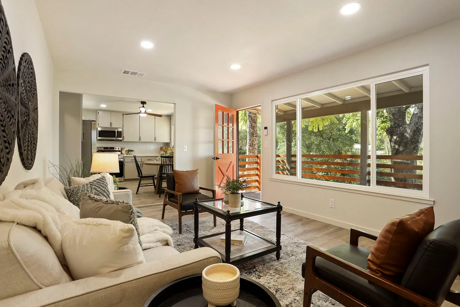 3 bed, 1032 sqft, $1,975 — Photo 4