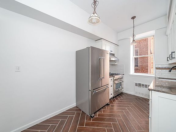 4th image of 4295 Webster Ave APT L5