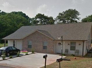 249 Mary High Dr, Wellford, SC 29385