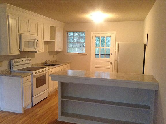 2nd image of 1221 South Blvd