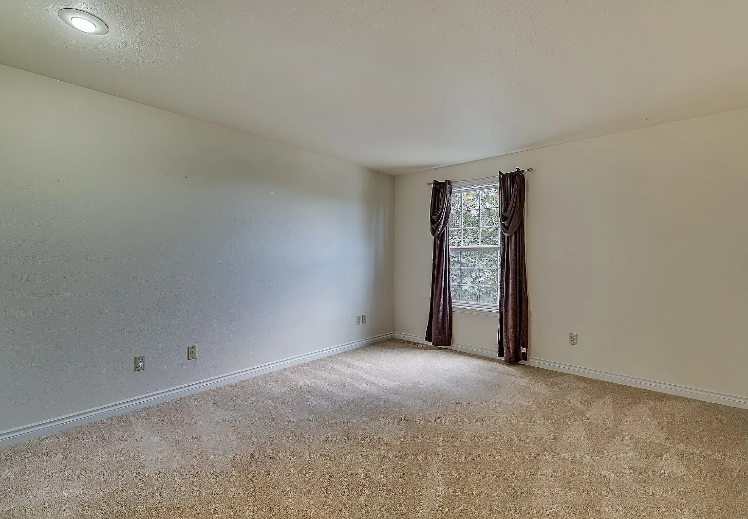 Gorgeous 3 bedroom home in College Hill Skyridge neighborhood of Bellevue — Photo 4