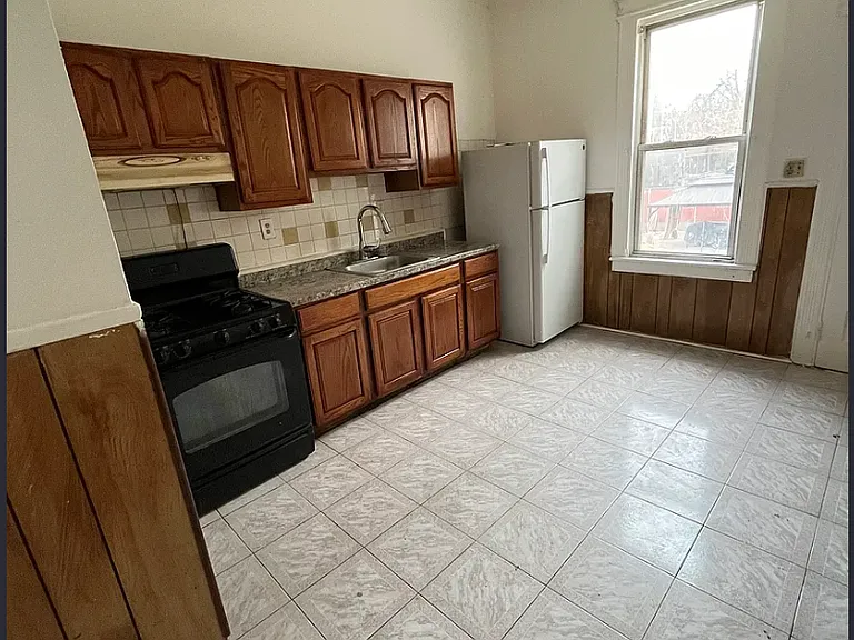4 Duncan Ct — Photo 3