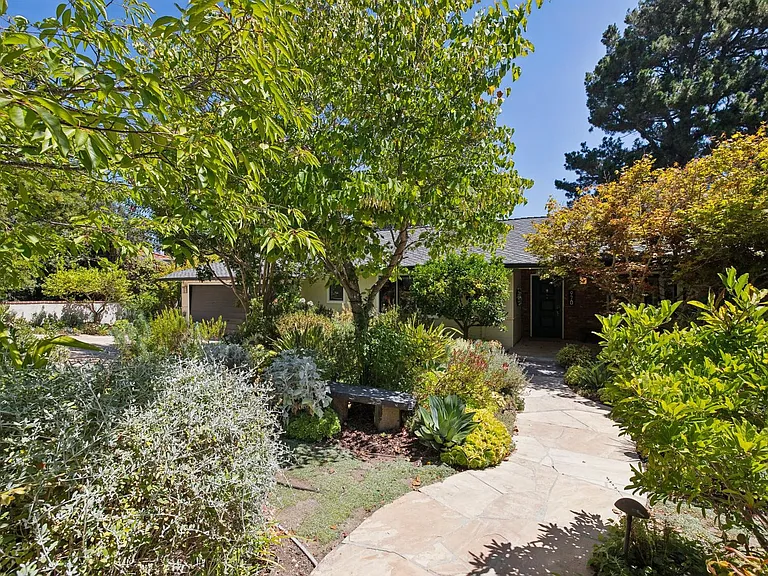 970 Palo Alto Ave — Photo 8
