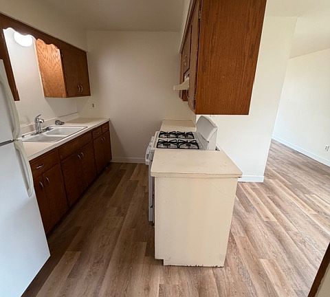 2nd image of 2161 Basswood Ln #B