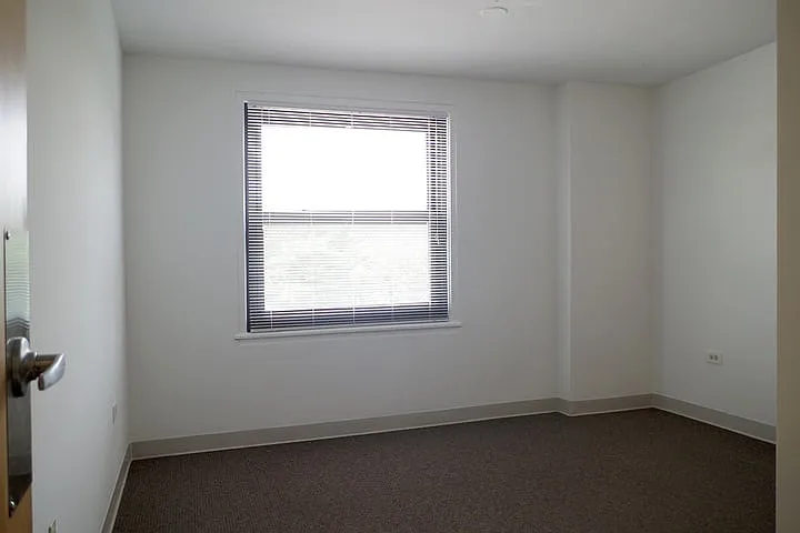 1400 E. 57th Street — Photo 30