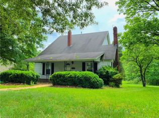 102 S Wilson St, Madison, NC 27025